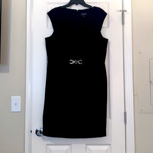 💜 Black sleeveless dress.